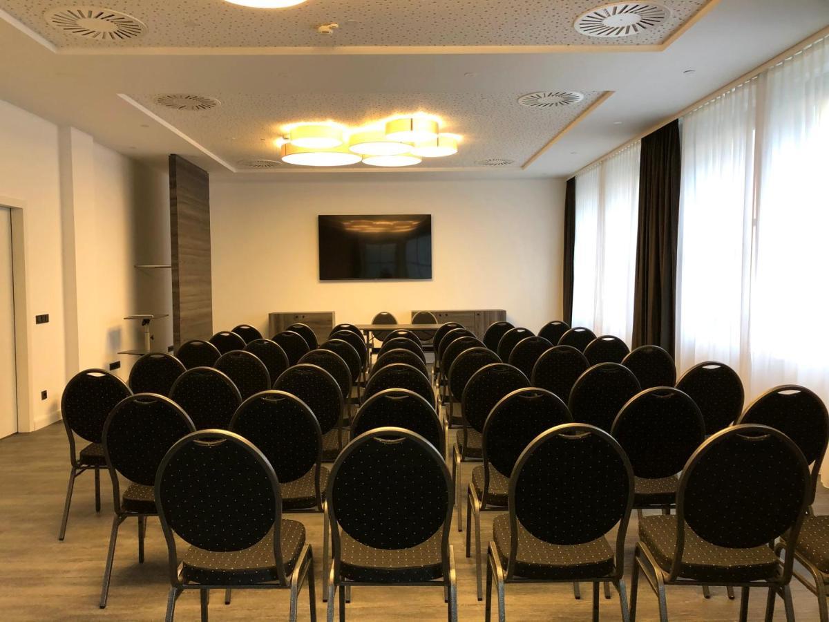 Airporthotel Berlin-Adlershof Kültér fotó